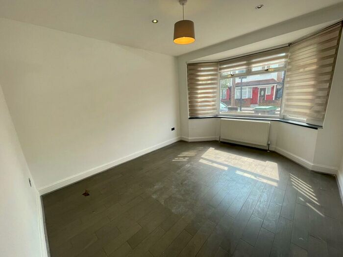 3 Bedroom End Of Terrace House To Rent In Brantwood Road, Tottenham, N17