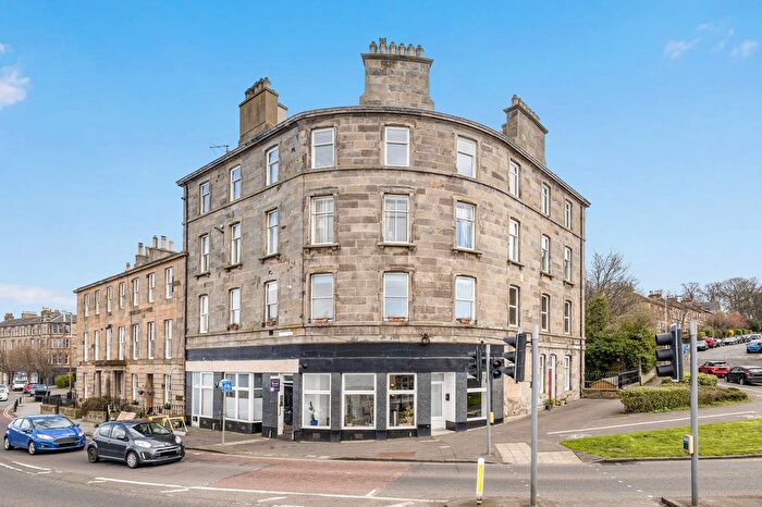 1 Bedroom Flat For Sale In Trinity Crescent, Trinity, Edinburgh, EH5