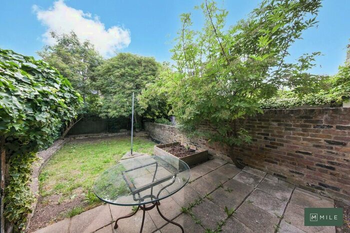 2 Bedroom Flat To Rent In Leighton Gardens, London, NW10