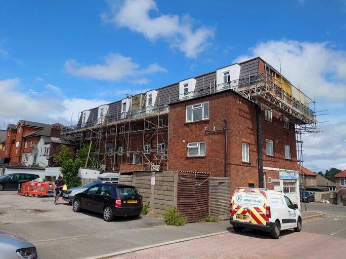 2 Bedroom Flat To Rent In Coulsdon Road, Caterham, CR3