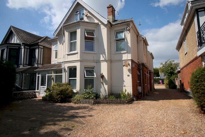 2 Bedroom Flat For Sale In Stour Road, Christchurch, BH23