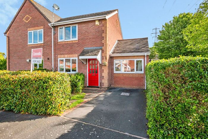 2 Bedroom Semi-Detached House For Sale In Grasshopper Avenue, Worcester, WR5