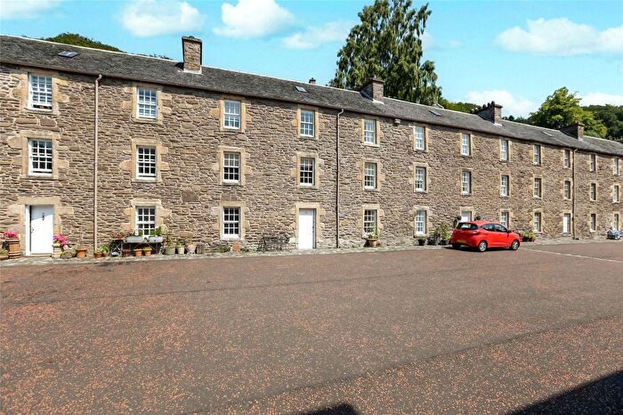 4 Bedroom Town House For Sale In Long Row, Lanark, ML11