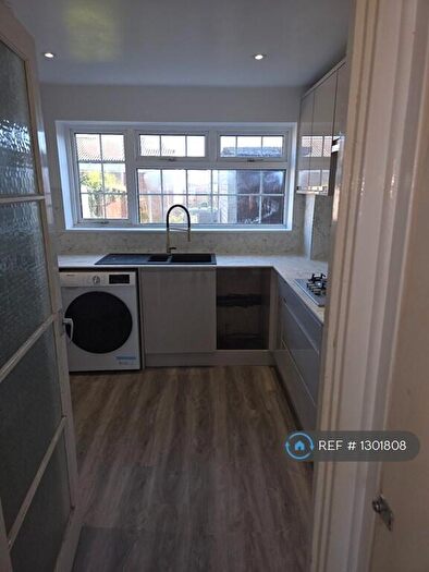 3 Bedroom Terraced House To Rent In Camp Drive, Houghton Regis, Dunstable, LU5