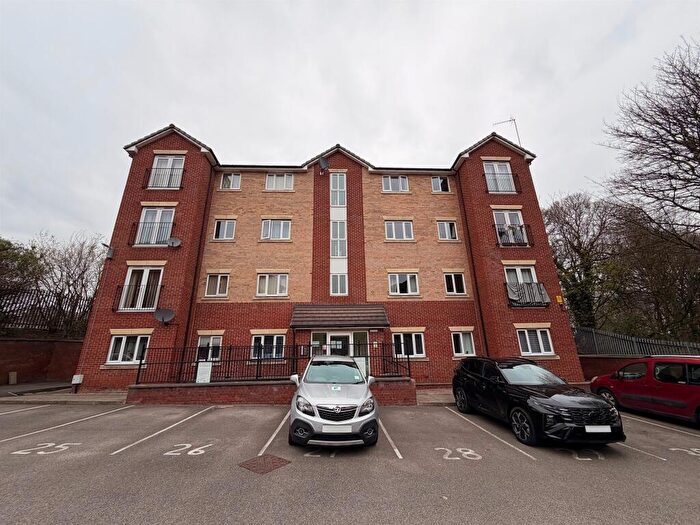 2 Bedroom Flat For Sale In Oakwell Vale, Barnsley, S71
