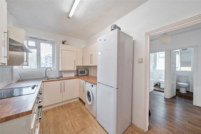 4 Bedroom Flat For Sale In Tabard Garden Estate, London, SE1