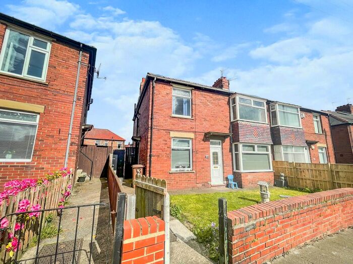 2 Bedroom Flat To Rent In Biddleston Crescent, North Shields, NE29