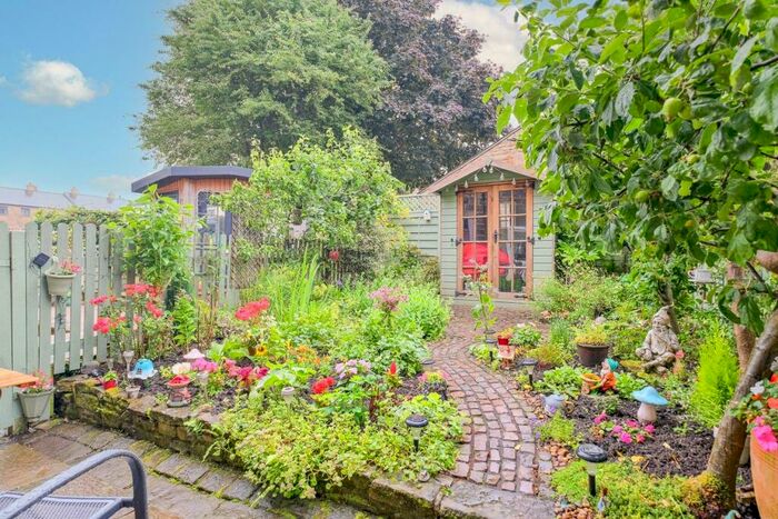 2 Bedroom House To Rent In Essie Terrace, Barnoldswick, BB18