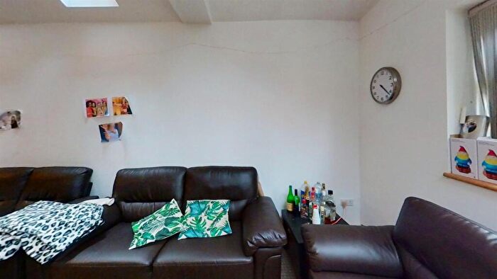 6 Bedroom House To Rent In Tiverton Road, Birmingham, B29