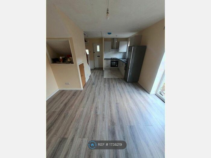 1 Bedroom End Of Terrace House To Rent In Britannia Close, Northolt, UB5