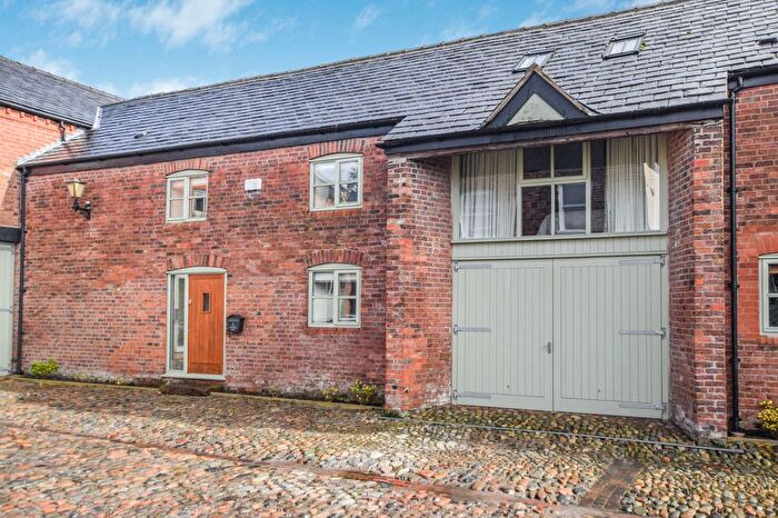 4 Bedroom Barn Conversion For Sale In The Threshing Barn, Cranshaw Lane, Widnes, WA8