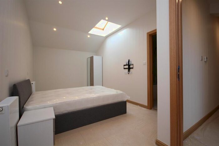 1 Bedroom Flat To Rent In North Acton Road, North Acton, NW10