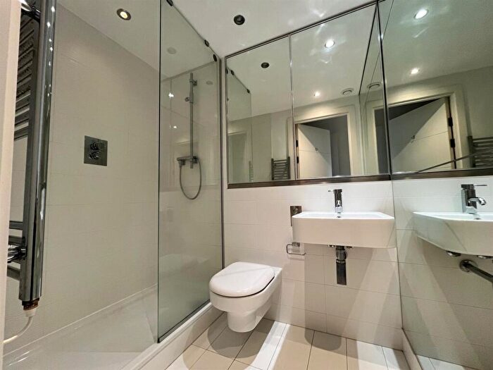 2 Bedroom Apartment To Rent In Spectrum, Block, Blackfriars Road, M3