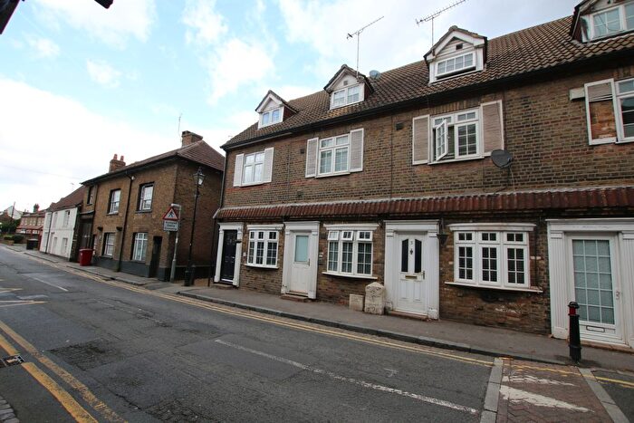 3 Bedroom Semi-Detached House To Rent In High Street, Colnbrook, Slough, SL3