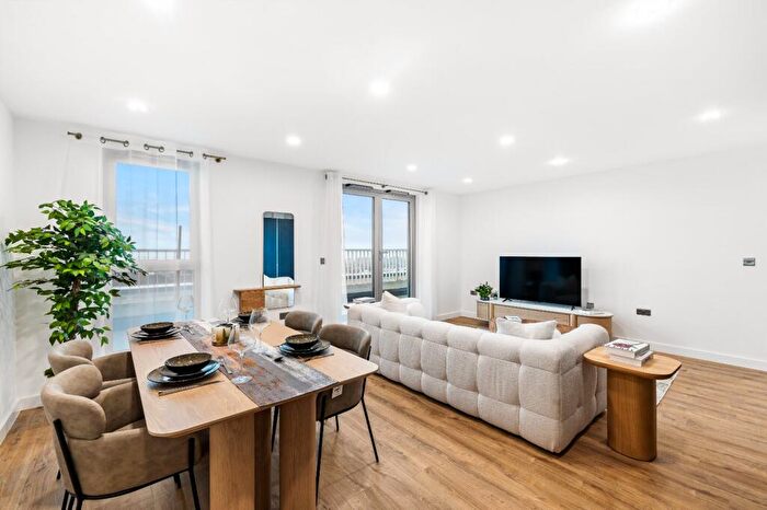 2 Bedroom Flat For Sale In Davigdor Road, Hove, BN3