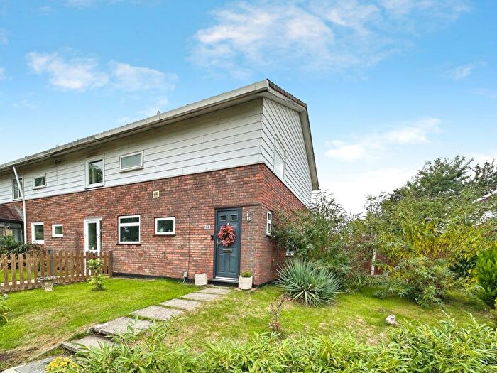 3 Bedroom End Of Terrace House For Sale In Bach Close, Basingstoke, Hampshire, RG22
