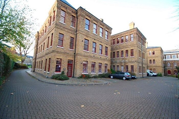 1 Bedroom Flat To Rent In West Park Road, Southall, UB2