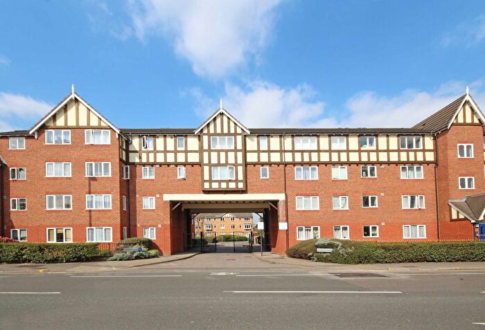 1 Bedroom Flat To Rent In Richens Close, Hounslow, TW3