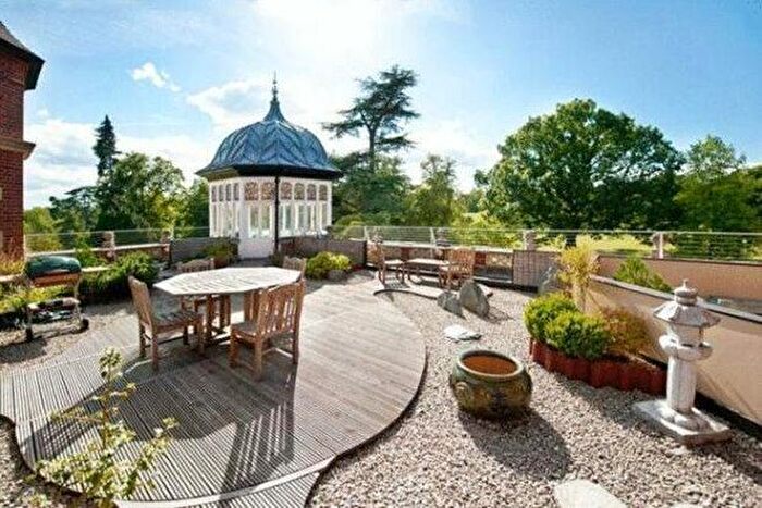 2 Bedroom Flat To Rent In North Frith Park, Tonbridge, TN11