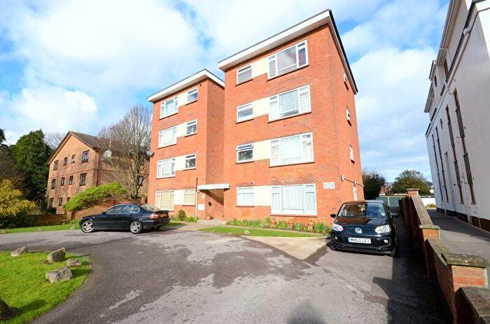 2 Bedroom Flat To Rent In Richmond Park Road, Bournemouth, BH8