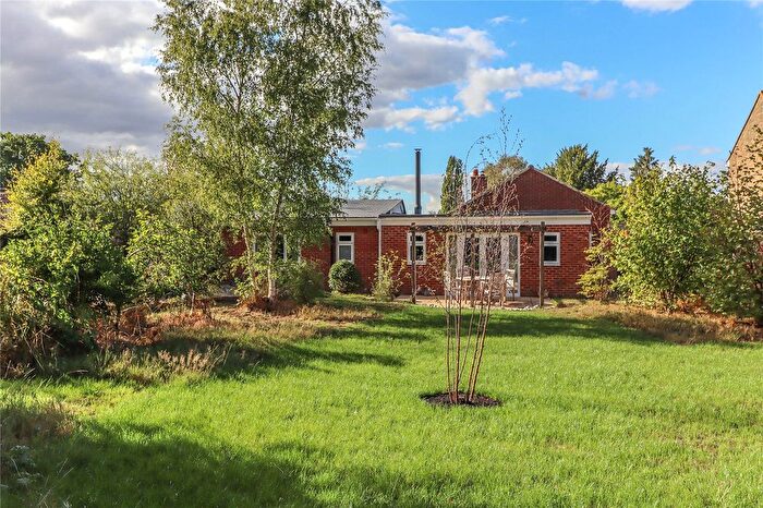 4 Bedroom Bungalow For Sale In Test Rise, Chilbolton, Stockbridge, Hampshire, SO20