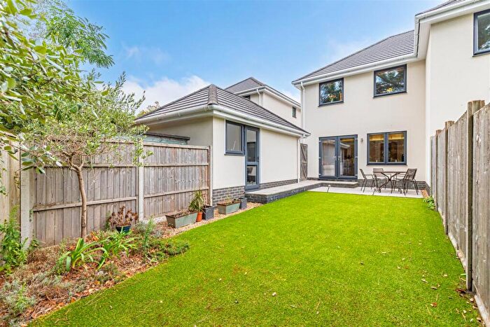 3 Bedroom Semi-Detached House For Sale In The Cuttings, Poole, BH14