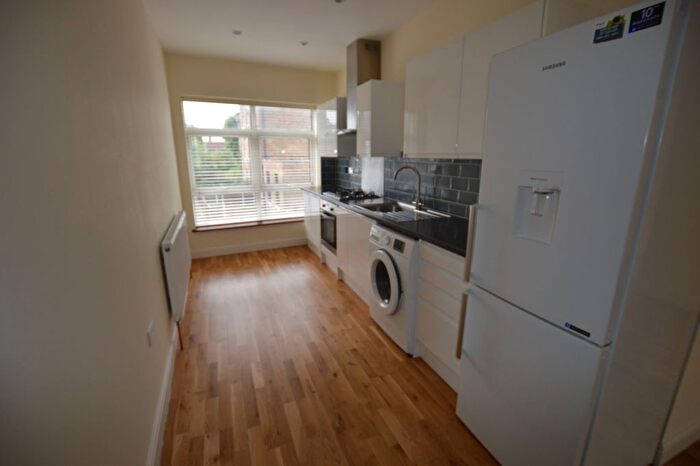 2 Bedroom Flat To Rent In Orford Road, London, E17