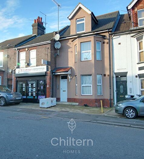 Studio To Rent In Cromwell Road, Town, LU3