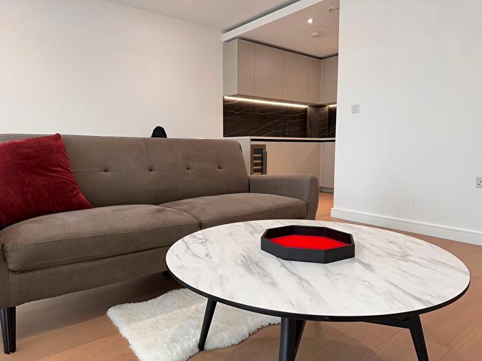 1 Bedroom Flat To Rent In Parrs Way, London, W6