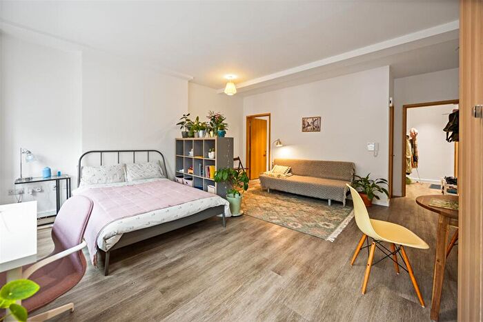 Apartment To Rent In Finchley Road, NW3