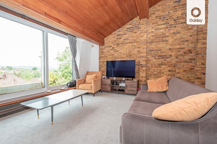 3 Bedroom Detached House For Sale In Tongdean Lane, Withdean, Brighton, BN1