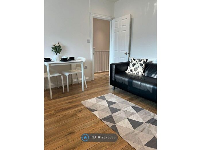 2 Bedroom Maisonette To Rent In Scarsdale Rd, Harrow, HA2