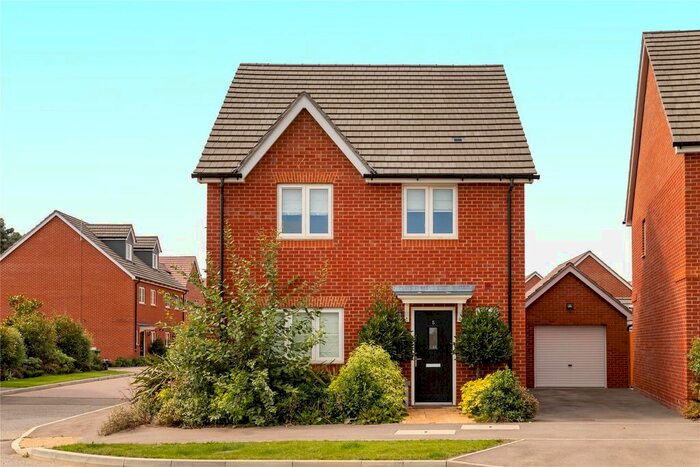 4 Bedroom Detached House To Rent In Hunstanton Drive, Binfield, Bracknell, RG42