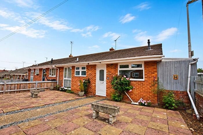 2 Bedroom Semi-Detached Bungalow For Sale In Long Catlis Road, Gillingham, ME8