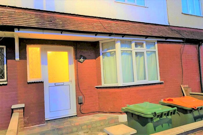4 Bedroom Terraced House To Rent In Leader Avenue, Manor Park, London E12