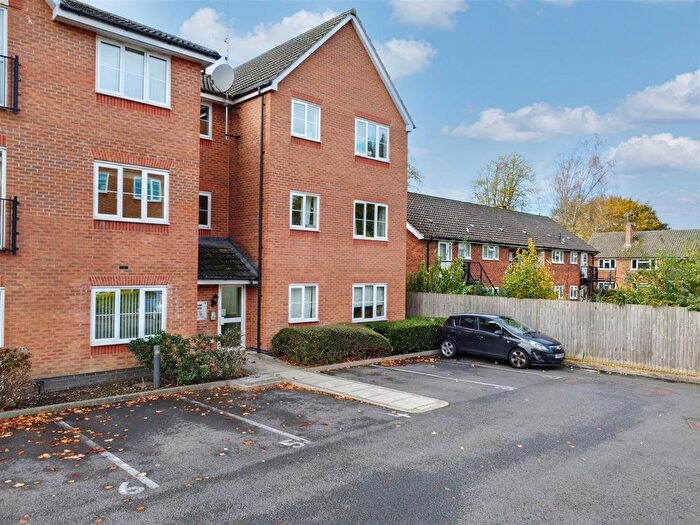 2 Bedroom Flat For Sale In Hassocks Close, Beeston, Nottingham, NG9