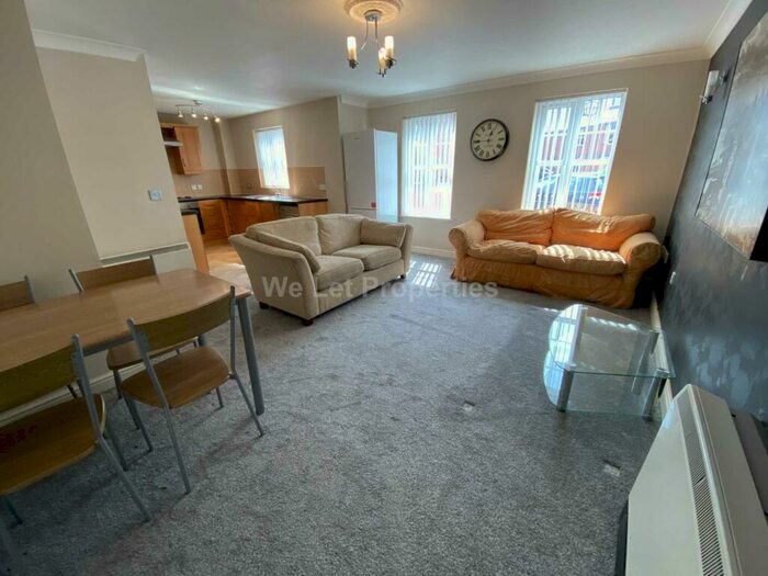 2 Bedroom Apartment To Rent In Printers Close, East Didsbury, M19