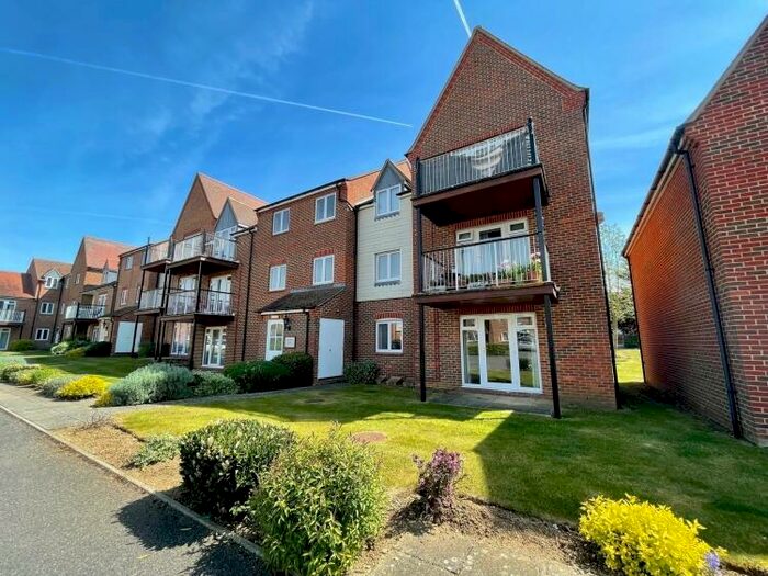 2 Bedroom Apartment To Rent In Marina Way, Abingdon, OX14