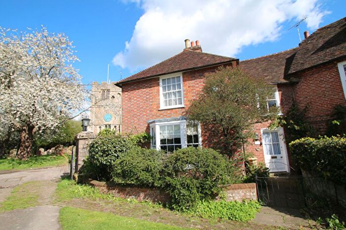 4 Bedroom Semi-Detached House For Sale In The Street, Appledore, TN26
