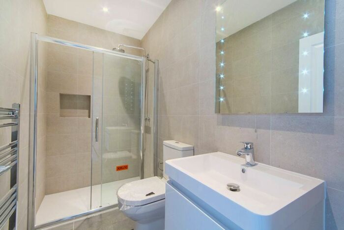 1 Bedroom Flat To Rent In Heathhurst Road, South Croydon, CR2