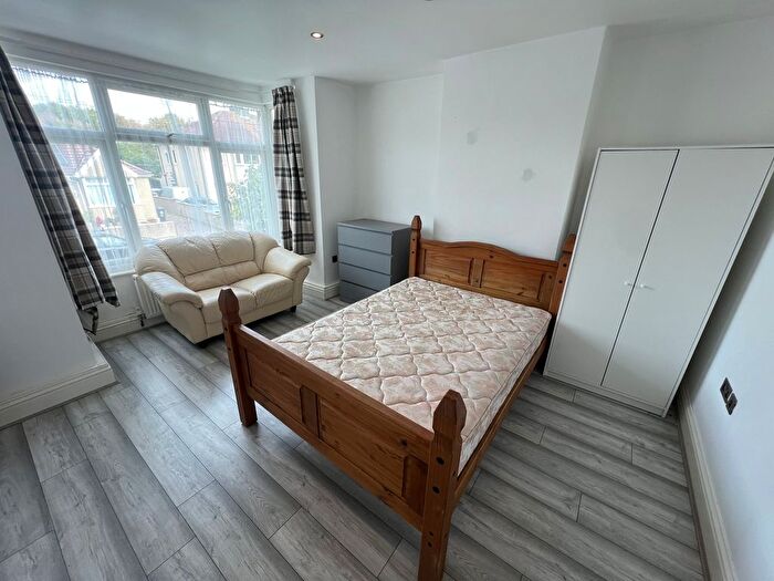 3 Bedroom Flat To Rent In Northville Road, Bristol, BS7