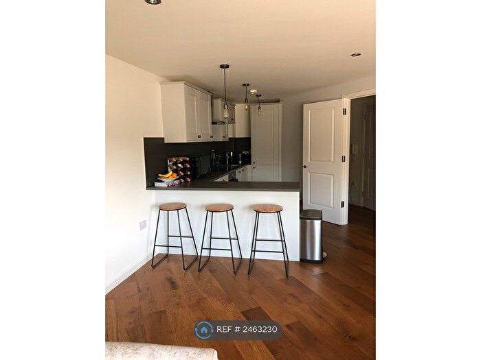 1 Bedroom Flat To Rent In Bassett House, London, SW19