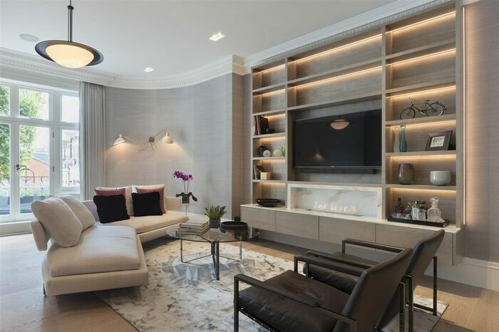 2 Bedroom Flat To Rent In Pont Street, London, SW1X