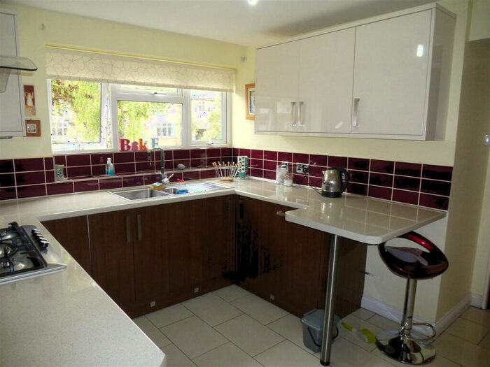 3 Bedroom Detached House To Rent In Thorpe Park Road, Peterborough, PE3