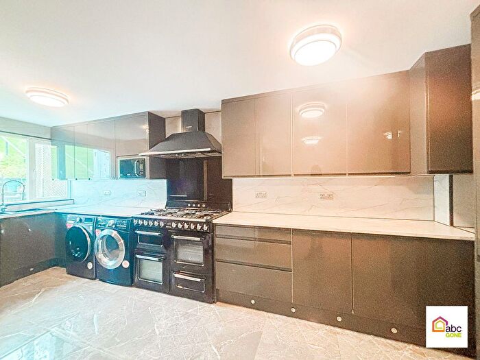 3 Bedroom Terraced House To Rent In Dunster Crescent, Hornchurch, RM11