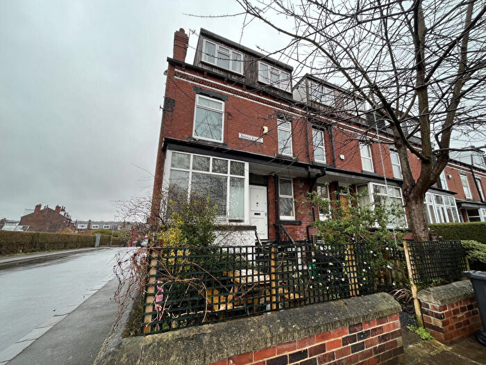 3 Bedroom Terraced House To Rent In Knowle Avenue, Leeds, LS4