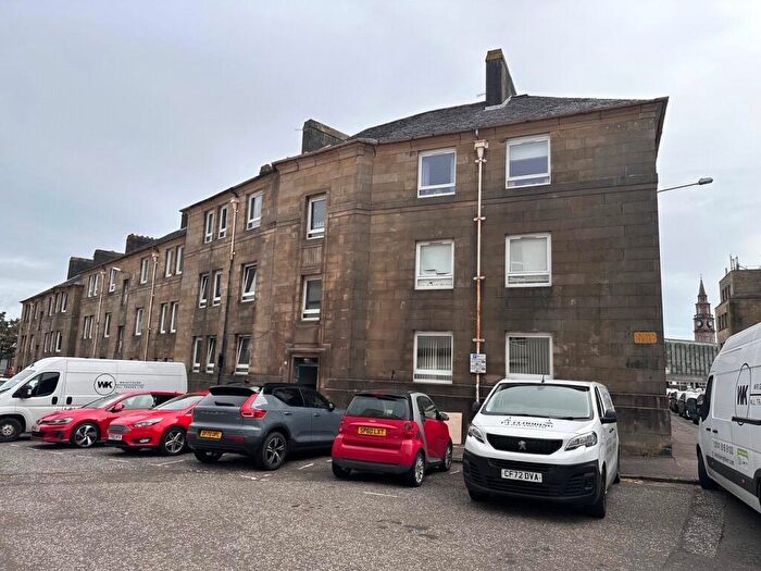 2 Bedroom Flat For Sale In Crown Street, Greenock, Inverclyde, PA15