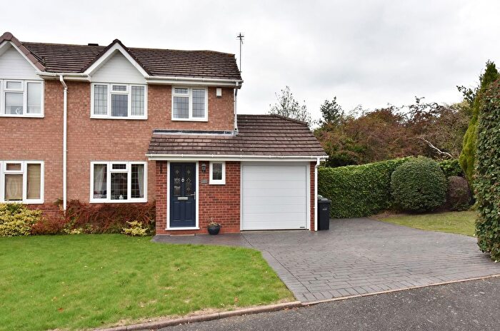 3 Bedroom Semi-Detached House For Sale In Pensnett/ Gornal, Skylark Close, DY5