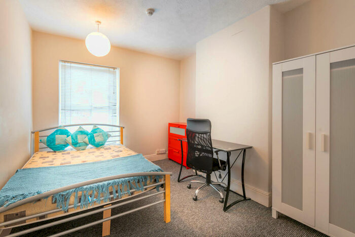 6 Bedroom Terraced House To Rent In West Parade | Student House | /, LN1