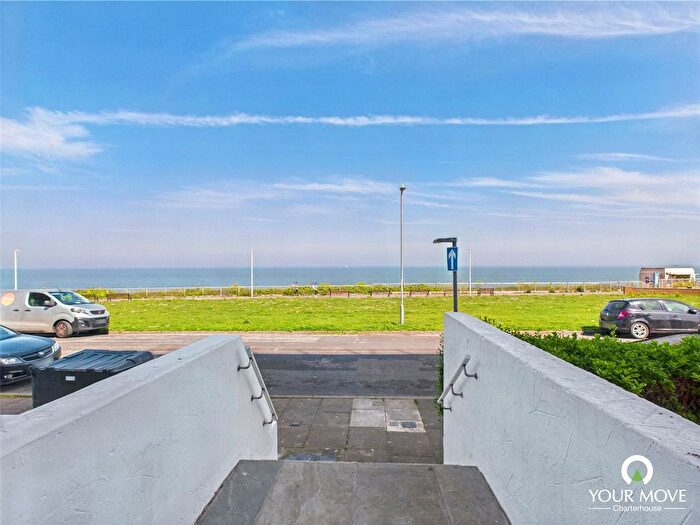 1 Bedroom Flat For Sale In Majestic Court, - Lewis Crescent, Margate, Kent, CT9